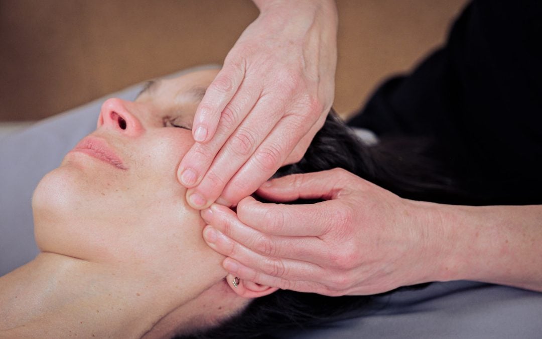 Rejuvenating Lift & Sculpt Face Massage Diploma